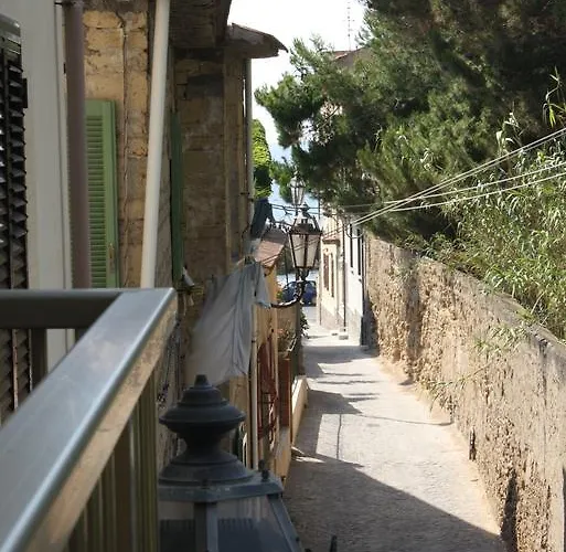 La Lampara Bed and Breakfast